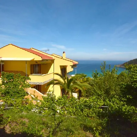 Agatha Paradise Отель Коинира